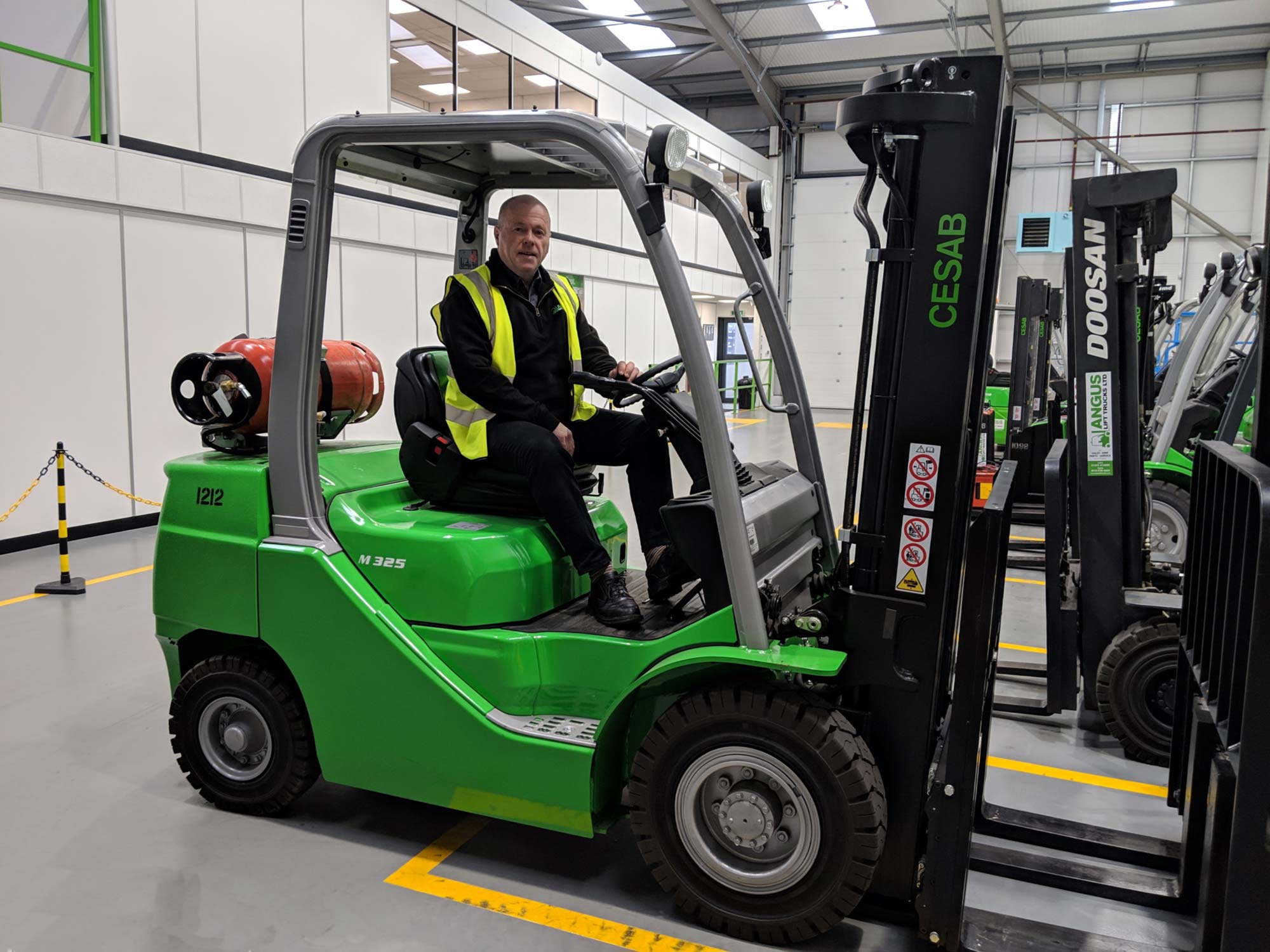 Gas Forklifts Hire, Rental, Servicing, Maintenance & Repairs  in Leicester, Northampton, Derby, Warwick, East Midlands, West Midlands, Birmingham and Nottingham