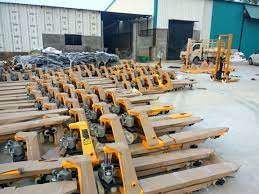 hand pallet trucks