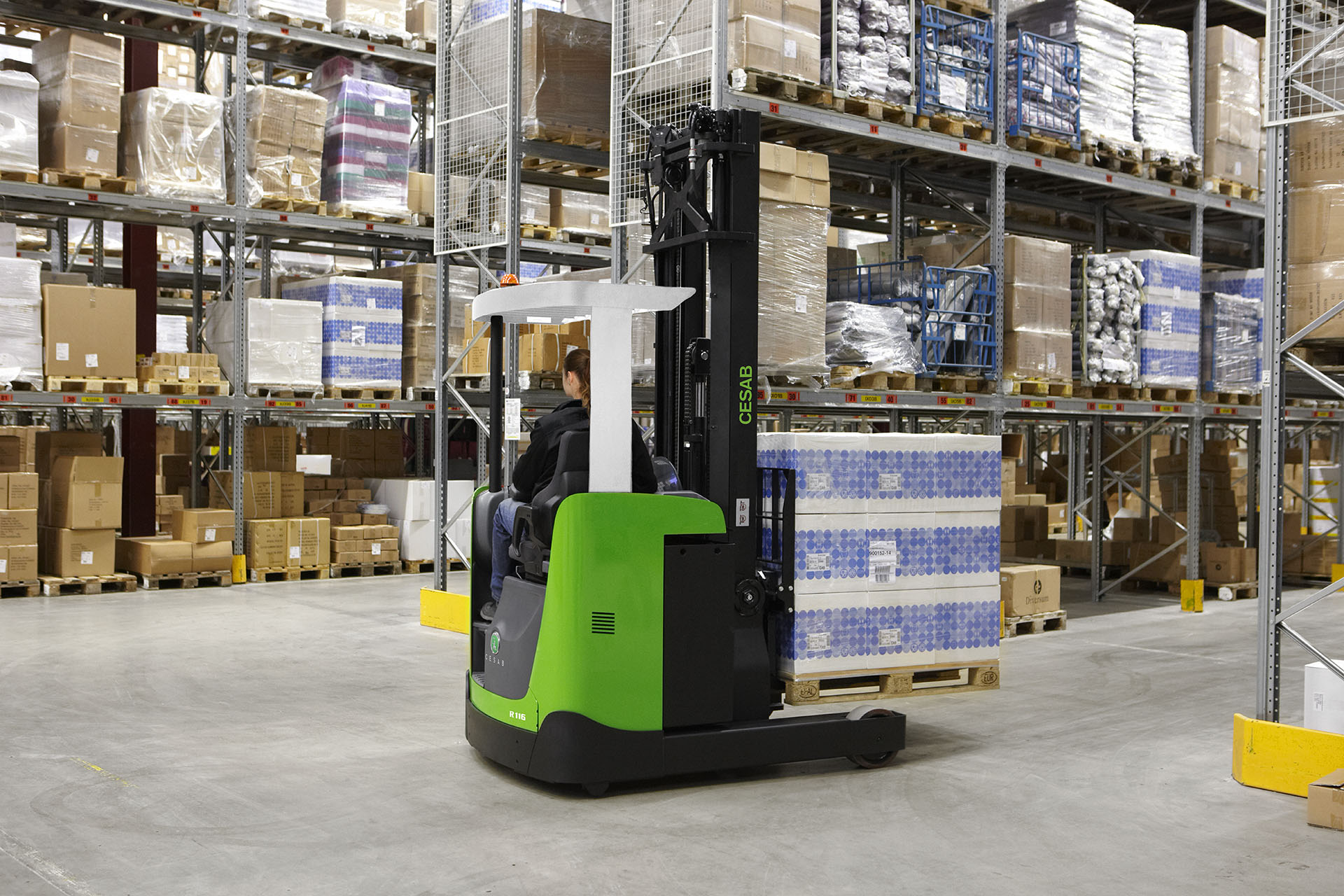 CESAB R100 reach truck sales uk, Leicester, Northampton, Nottingham, Warwick, Birmingham, Derby and Midlands